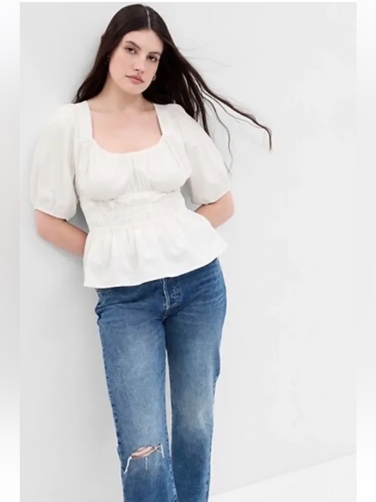 GAP Tops - GAP White Smocked Peplum Puff-Sleeve Top